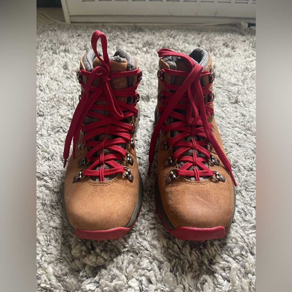 Mountain 600 Hiking Boot - Women's